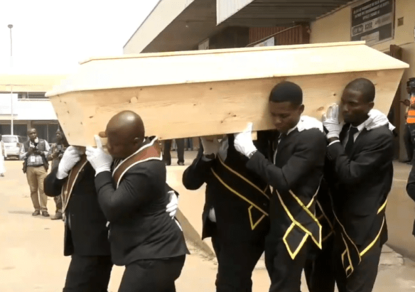 Togo/Nécrologie : Arrivée de la dépouille mortelle de Mgr Philippe Fanoko Kpodzro à Lomé, le programme des obsèques