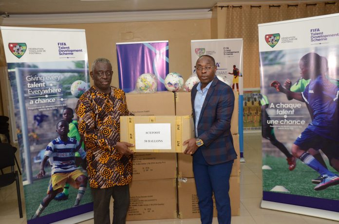 Promotion du TDS au Togo: La FTF dispatche 300 ballons entre les académies de football