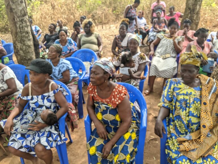 Les regroupements des femmes UNIR sensibilisent sur l’accès au crédit et, la santé aux femmes de l’Avé