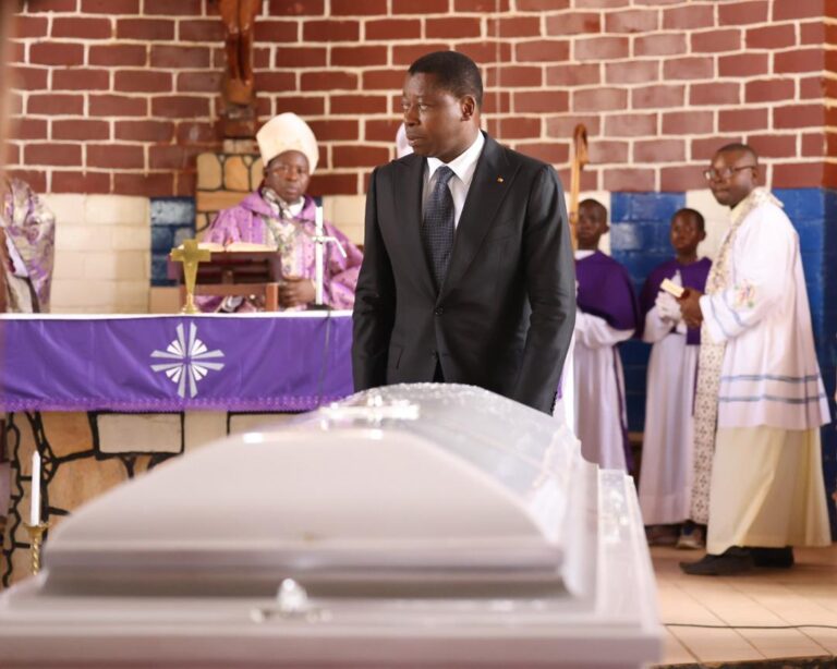 Dernier adieu de Faure Gnassingbé à feu Colonel Bitala Madjoullba