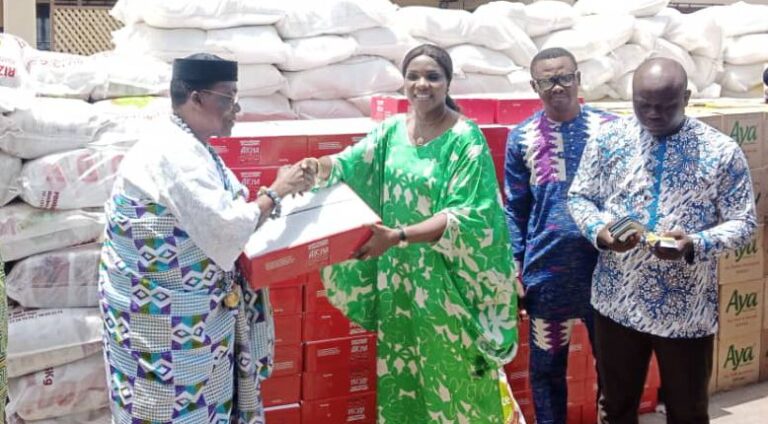 PDC-ZU: Faure Gnassingbé fête Pâques à 7000 ménages vulnérables du Grand Lomé