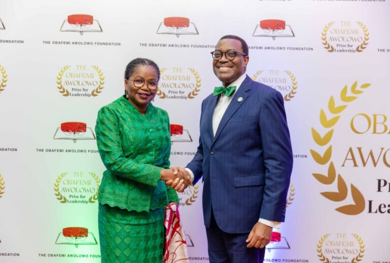 Victoire Tomégah-Dogbé, témoin oculaire du Prix Awolowo du leadership reçu par le Dr Akinwumi Ayodeji Adesina