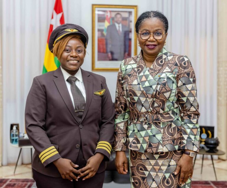 JIF 2024: Victoire Tomegah-Dogbé reçoit la première femme pilote commerciale du Togo