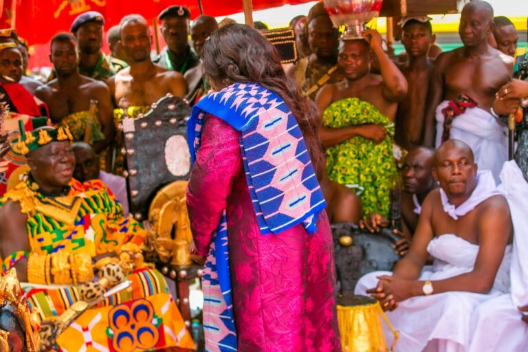 Ghana/25ème anniversaire de l’intronisation du Roi du Royaume Ashanti : la Présidente de l’Assemblée nationale Yawa Djigbodi Tsègan représente le Chef de l’Etat à Kumasi