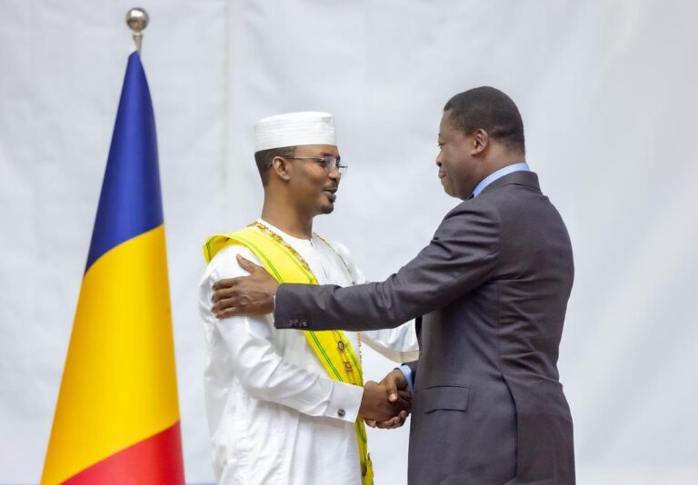 Faure Gnassingbé, témoin oculaire de l’investiture de Mahamat Idriss Déby, félicite son homologue