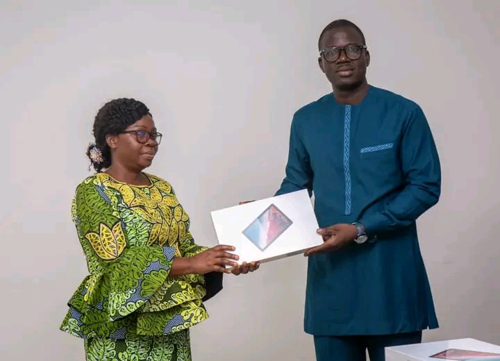 Togo: Des tablettes aux DRE pour les activités péri et parascolaires