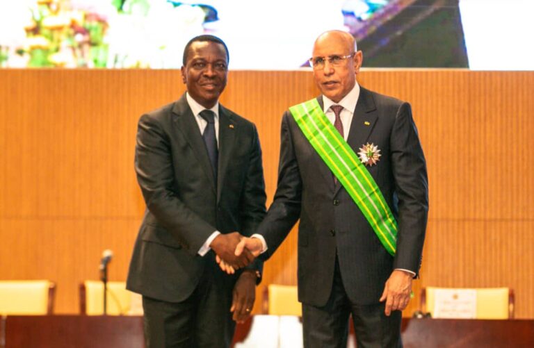 Kodjo Adédzé témoin de l’investiture de Mohamed Ould Cheikh El Ghazouani au nom du Chef de l’Etat