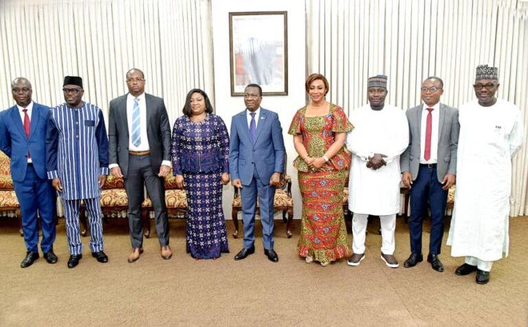 Togo: Le Président de l’Assemblée nationale s’est entretenu avec la Présidente du Parlement de la CEDEAO, Hadja Mémounatou Ibrahima