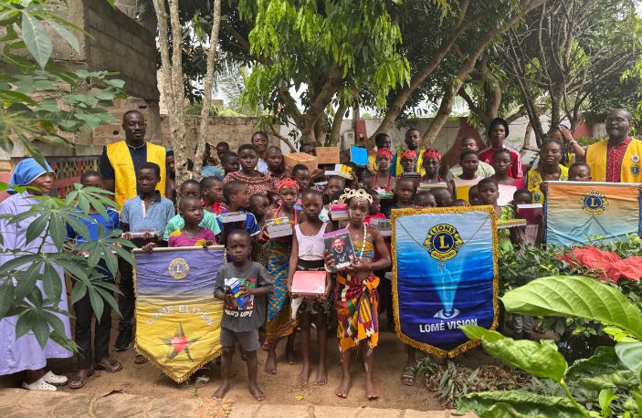 Togo: Les Lions Clubs apportent un rayon de soleil à l’orphelinat COR de Zanguéra