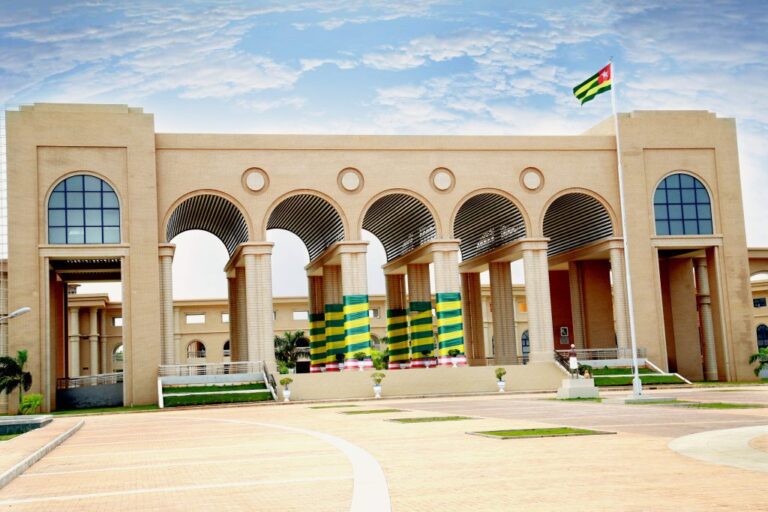 Togo: Réorganisation institutionnelle : Les deux chambres du parlement, structurées