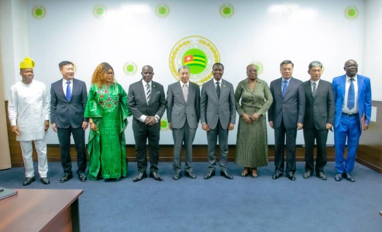 Diplomatie parlementaire : le PCC intensifie sa collaboration avec l’Assemblée nationale togolaise