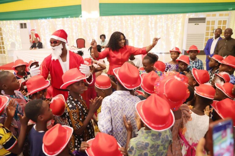 Noël 2024 au Togo: Le Président de la République offre un moment de joie aux enfants