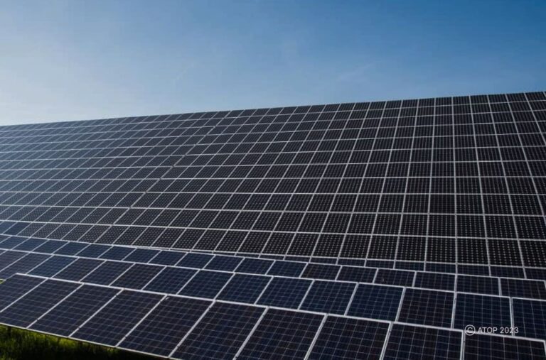 Accès universel à l’électricité à l’horizon 2030 : Le Togo renforce son engagement en matière d’énergies renouvelables