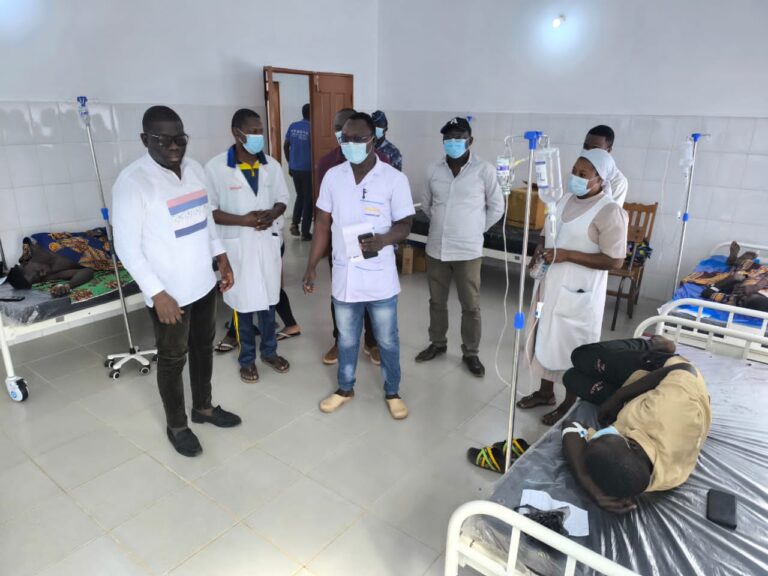 Togo: Le Prof Tchin Darré en visite à Namon pour le suivi de la riposte contre l’épidémie de méningite
