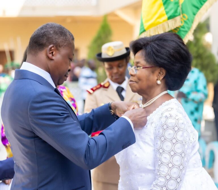 Togo: Badagnaki Gnassingbé élevée à la dignité de Grand officier de l’Ordre du Mono