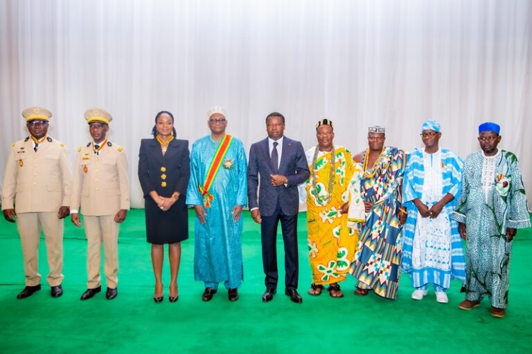 Togo: Faure Gnassingbé honore huit personnalités