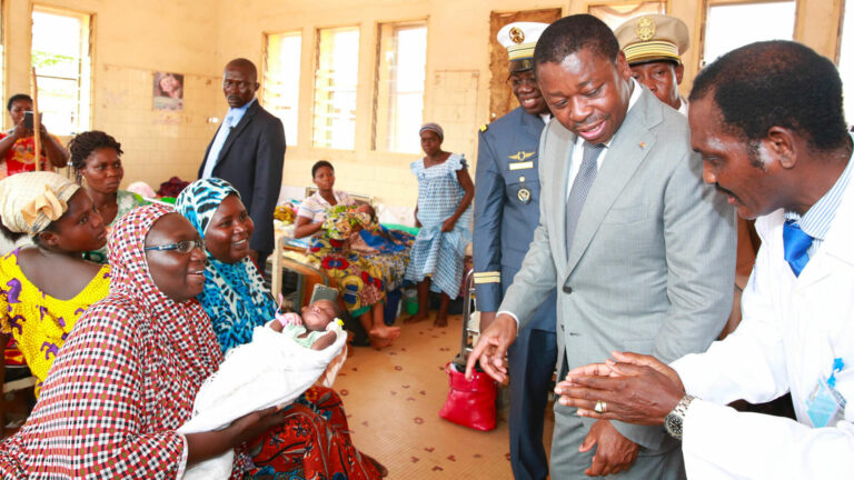 Le Togo renforce son système de santé avec l’extension de l’AMU : 2,4 millions de personnes couvertes