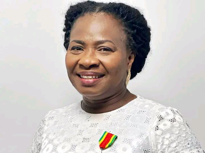 Togo/L’Honorable Esther Ayélé Gabiam décorée Chevalier de l’Ordre du Mono