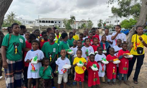 AHAY célèbre le 65e anniversaire de l’indépendance du Togo avec les enfants en situation de rue de Golfe 6