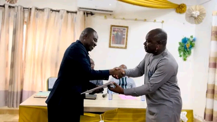 Togo/Golfe 2 : Passation de charges entre Wetomaméa Tablissi et Komi Doufia au Secrétariat général de la Mairie