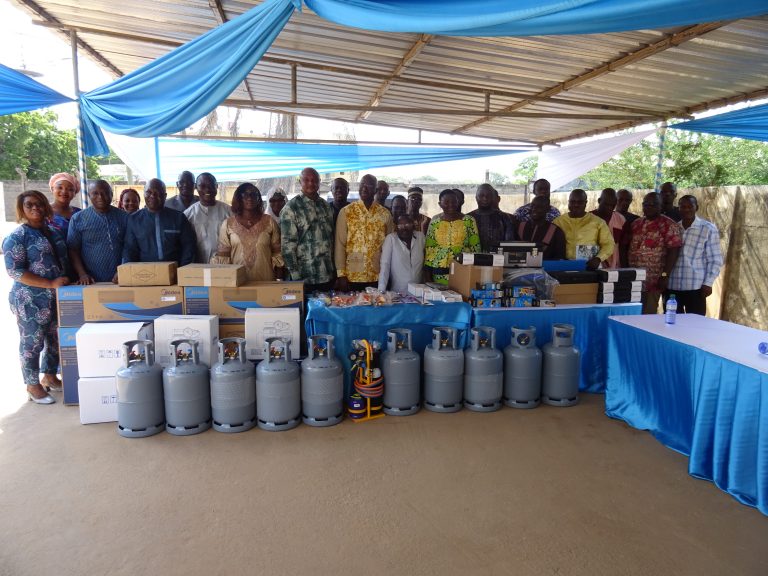 Lutte contre les gaz à effet de serre au Togo: le CCL et les CRETFP de Kpalimé et de Dapaong dotés de matériel de froid écologique d’environ 33 millions FCFA