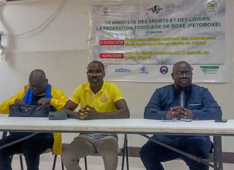 Formation des coachs de boxe à Lomé : la FETOBOXE renforce les capacités techniques et méthodologiques des entraîneurs