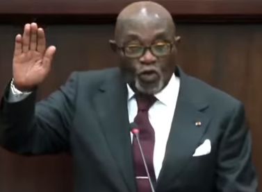 Jean-Lucien Savi de Tové élu premier Président de la Ve République togolaise à la veille de son 86è anniversaire