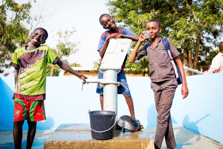 Accès à l’eau potable en milieu rural : le Togo accélère l’installation de forages à pompe manuelle