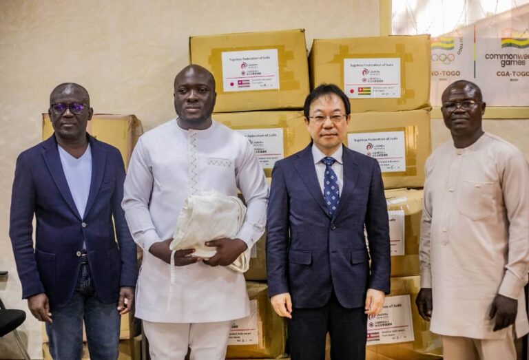 La FTJ reçoit un important don de l’ambassade du Japon au Togo