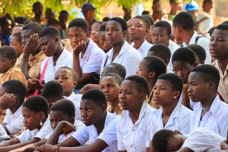 Éducation au Togo : un équilibre délicat entre la croissance démographique et les réponses des pouvoirs publics