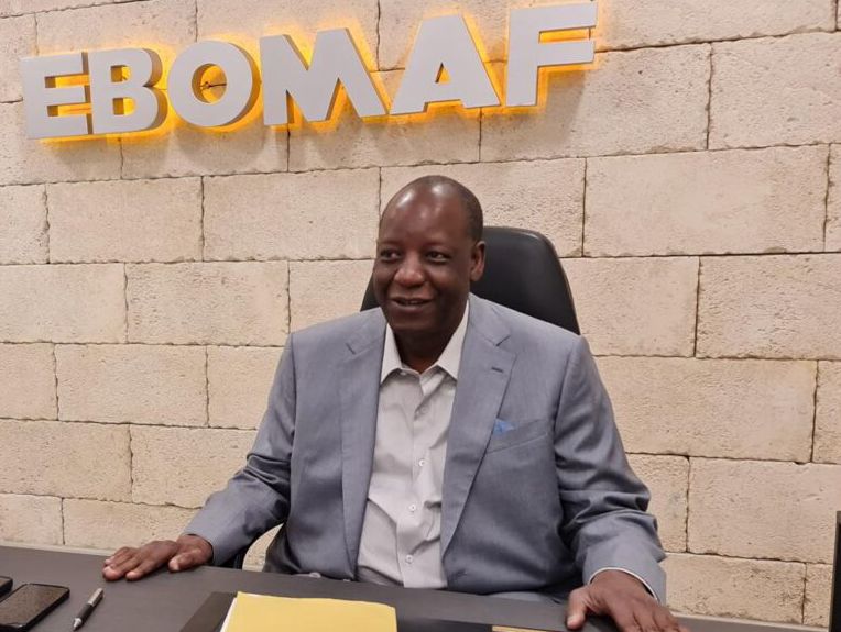 « Du commerce de cassettes à l’empire panafricain : les conseils précieux du PDG d’EBOMAF aux jeunes entrepreneurs africains »