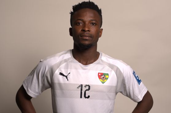 Grave blessure d’un joueur togolais en Chine : le monde du football retient son souffle