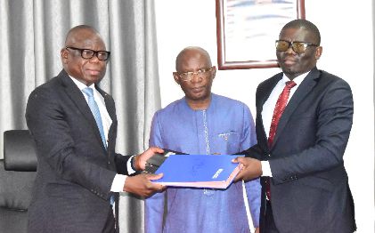 Jean-Marie Koffi Ewonoulé Tessi prend les rênes de la Santé