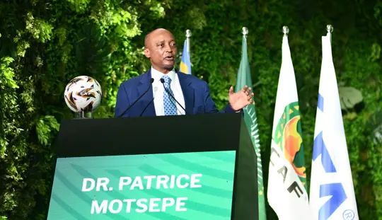 CAF : Le Dr Patrice Motsepe retrouve le sourire !