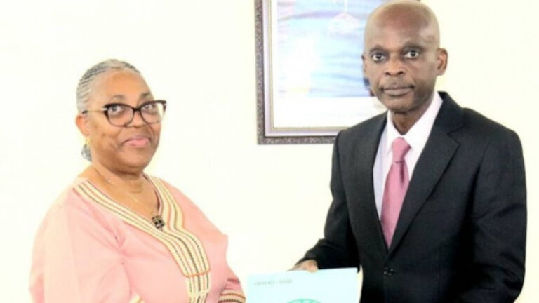 Togo : Robert Dussey accueille Deweh Emily Gray