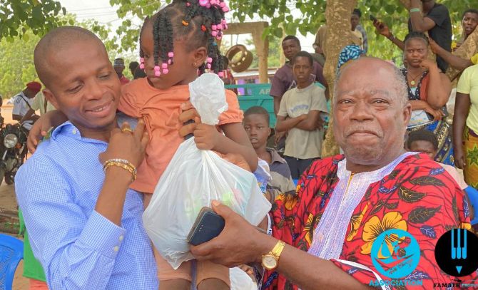 Noël de cœur à Aképé : FAMATH Production et Avé Nényo au chevet des enfants