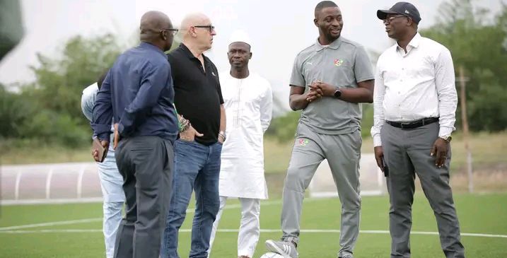 Patrice Neveu en immersion au cœur des stades togolais
