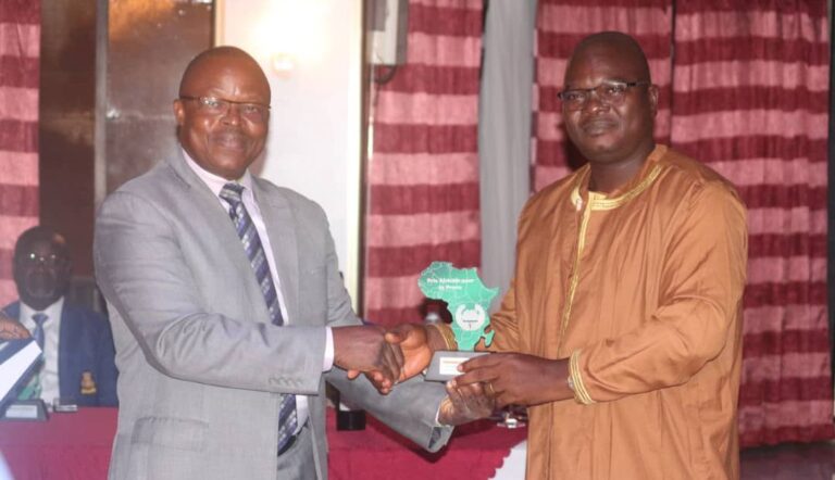 1ère édition de la Nuit Internationale de la Presse Africaine : Le Togolais Joseph Komi Gadah sacré meilleur journaliste économique